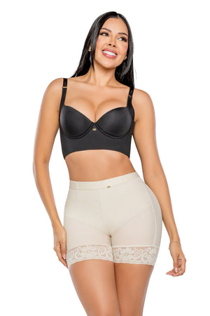 Panty ultrainvisible con encaje, triple realce en glúteos y control bajo disponible en varios tonos