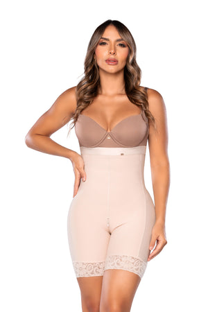 - Panty tipo short SMI04004 DISCRETA con realce natural
- Vista posterior del panty Ultrainvisible SMI04004 con cierre perineal
- Detalle de talle alto, encaje siliconado y ajuste anatómico del SMI04004