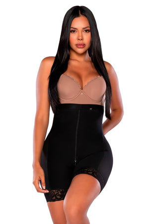 - Panty tipo short SMI04004 DISCRETA con realce natural
- Vista posterior del panty Ultrainvisible SMI04004 con cierre perineal
- Detalle de talle alto, encaje siliconado y ajuste anatómico del SMI04004