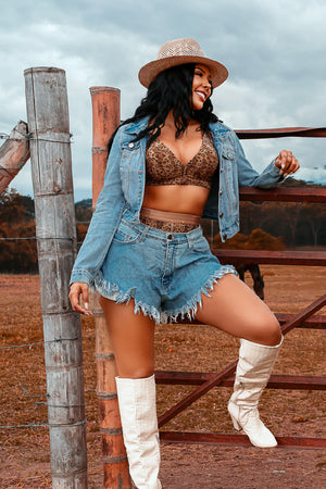 Panty cachetero levanta cola ultrainvisible con encaje en piernas
Panty moldeador con control de abdomen y realce natural de glúteos
Panty cachetero sin costuras con ajuste cómodo y femenino