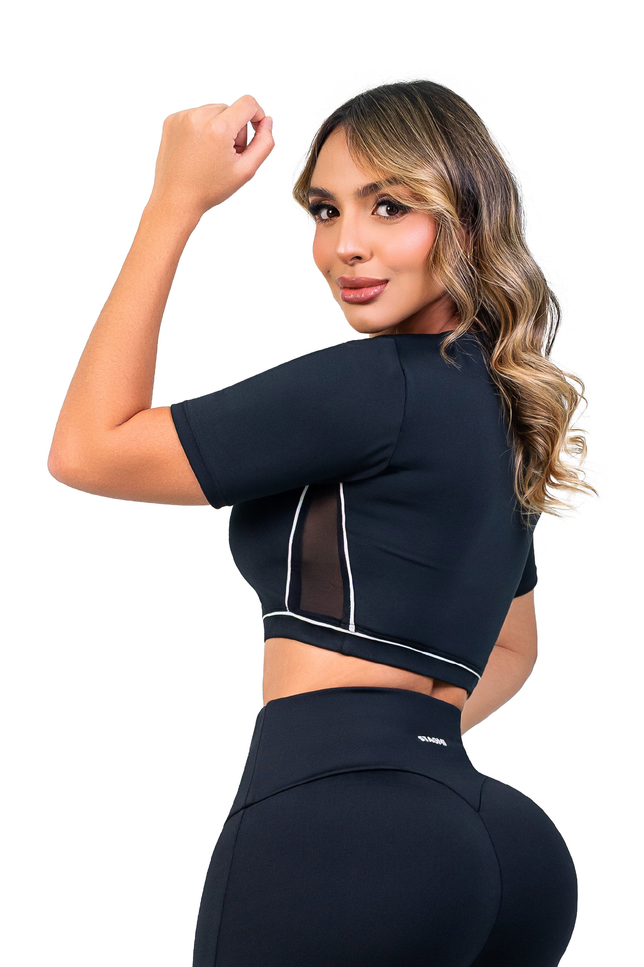 Conjunto SMI1395 – Top Deportivo Espalda Abierta con Tiras Cruzadas
