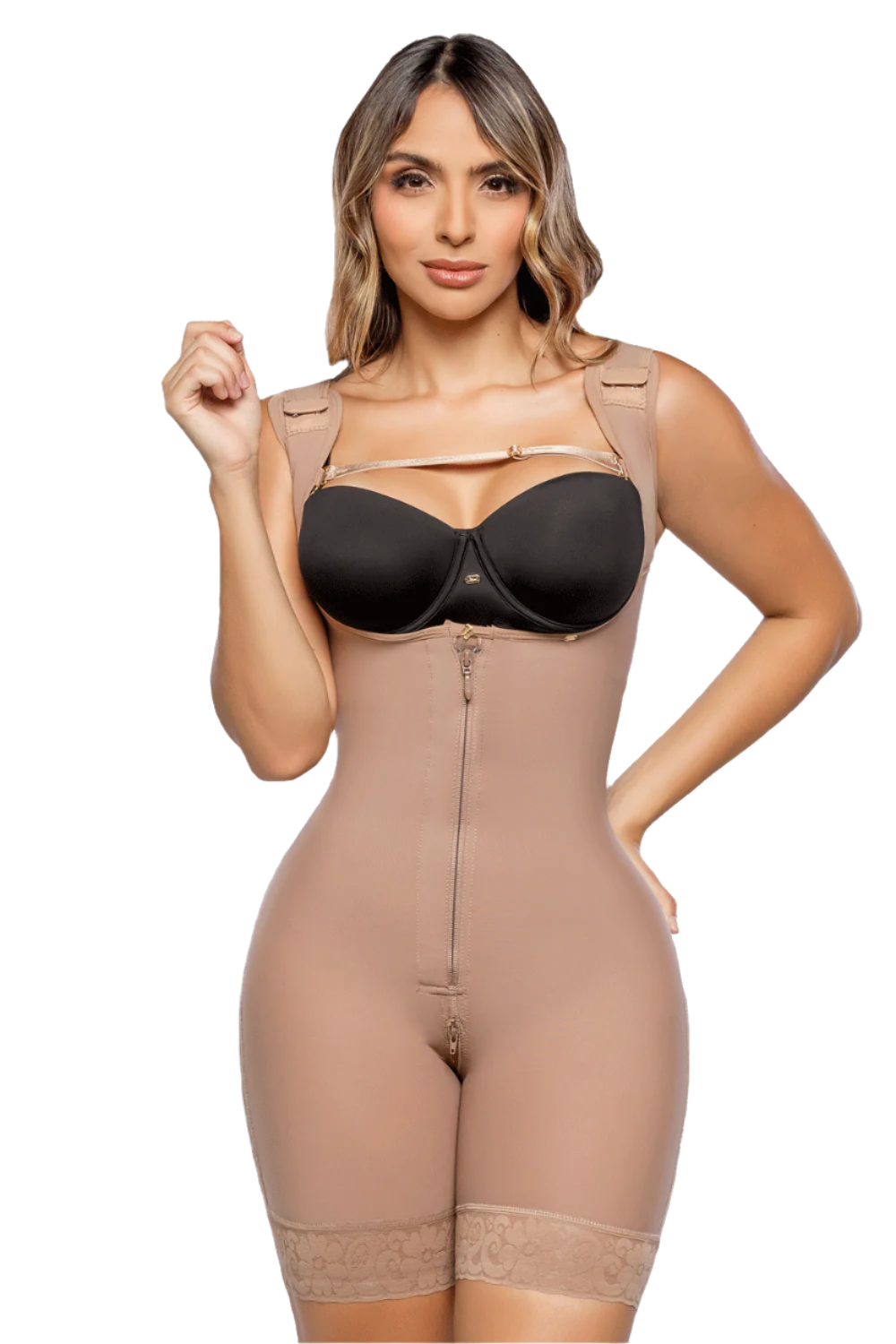 faja media pierna cuenta con tirantes anchos, acolchados y ajustables. Cubre los rollitos de la espalda, tiene un zipper en el abdomen y un cierre perineal amplio. Además, está enriquecida con vitamina E color cocoa