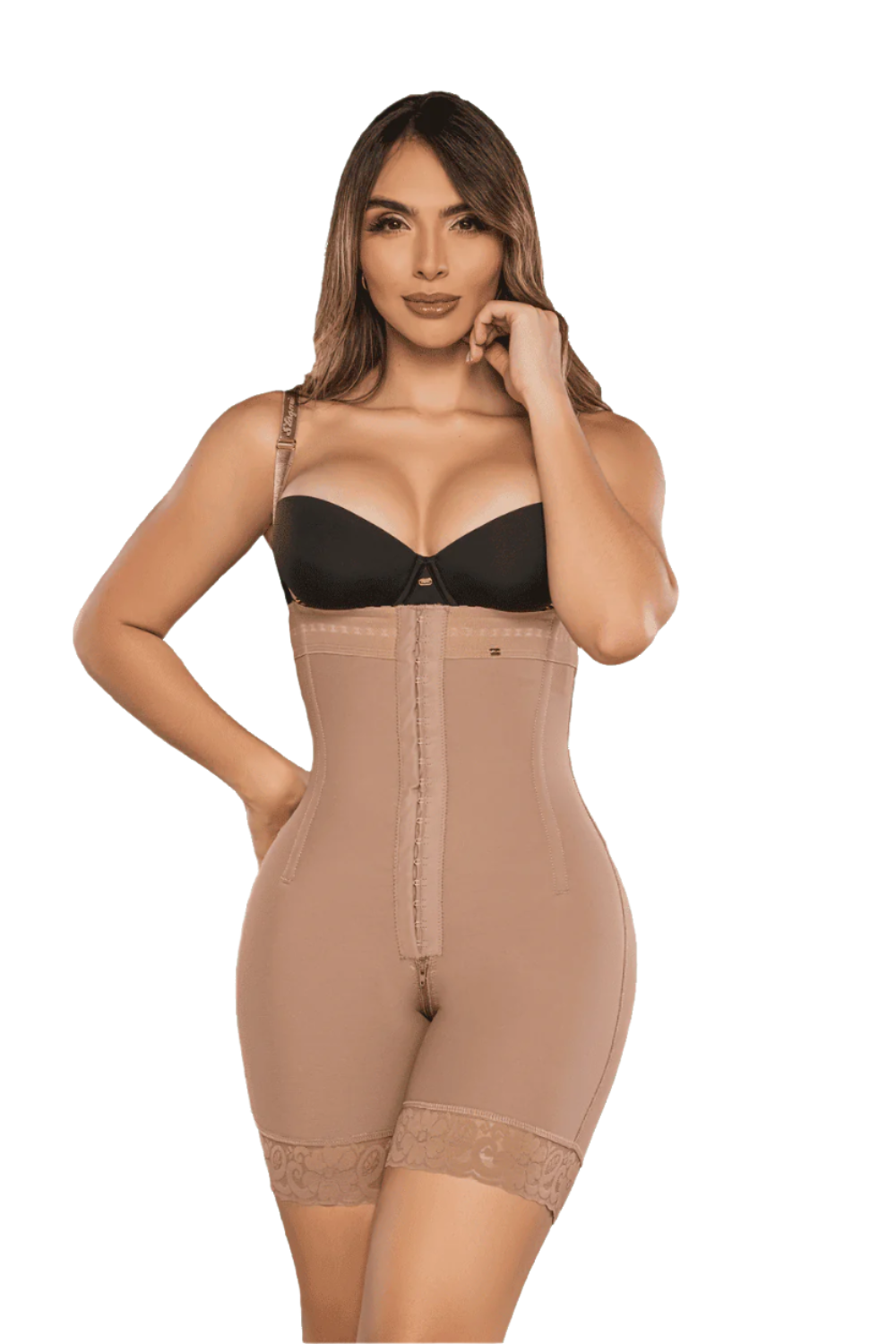 Faja strapless con efecto lipo y ultra compresión, diseñada para moldear y resaltar curvas. Con tirantes removibles, triple realce de glúteos, cierre perineal amplio y tejido Powernet-Lycra enriquecido con vitamina E, ofrece comodidad y estilo en color COCOCA.