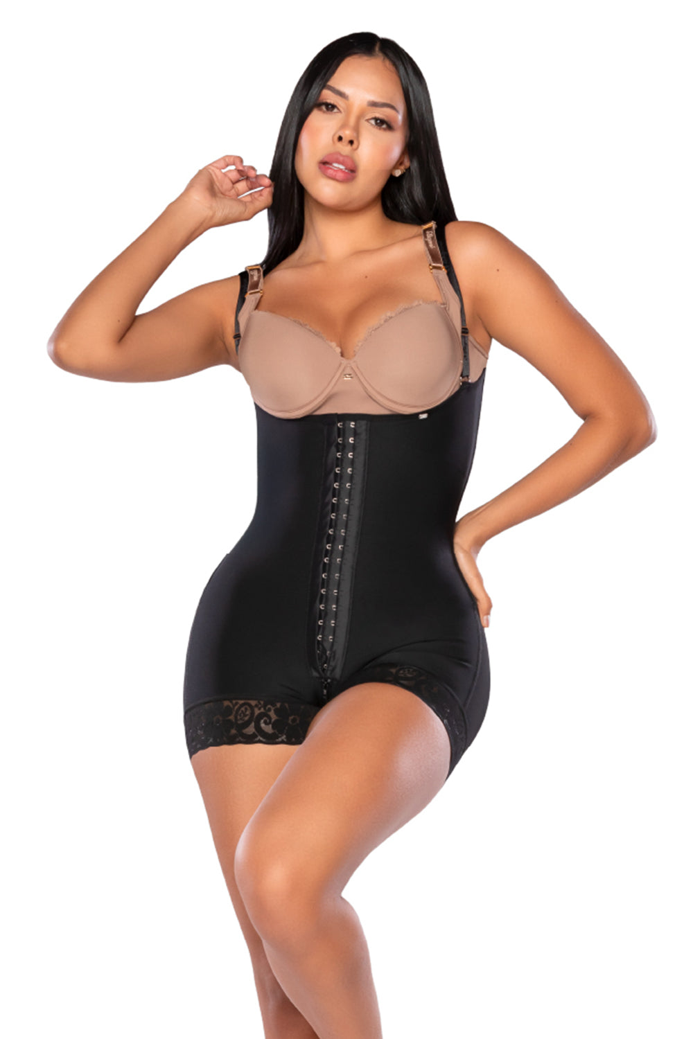 Faja corta Stagmi SMI7167 con efecto lifting, encaje siliconado e invisibilidad posterior – Tres niveles de abrochadura y panty de regalo