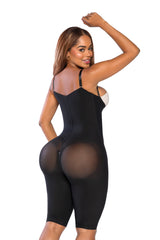 - Faja SMI7087 LA GLAMUROSA hasta la rodilla con soporte lateral removible
- Vista frontal con cierre y detalle de broches internos
- Parte posterior con efecto lifting y encaje siliconado
