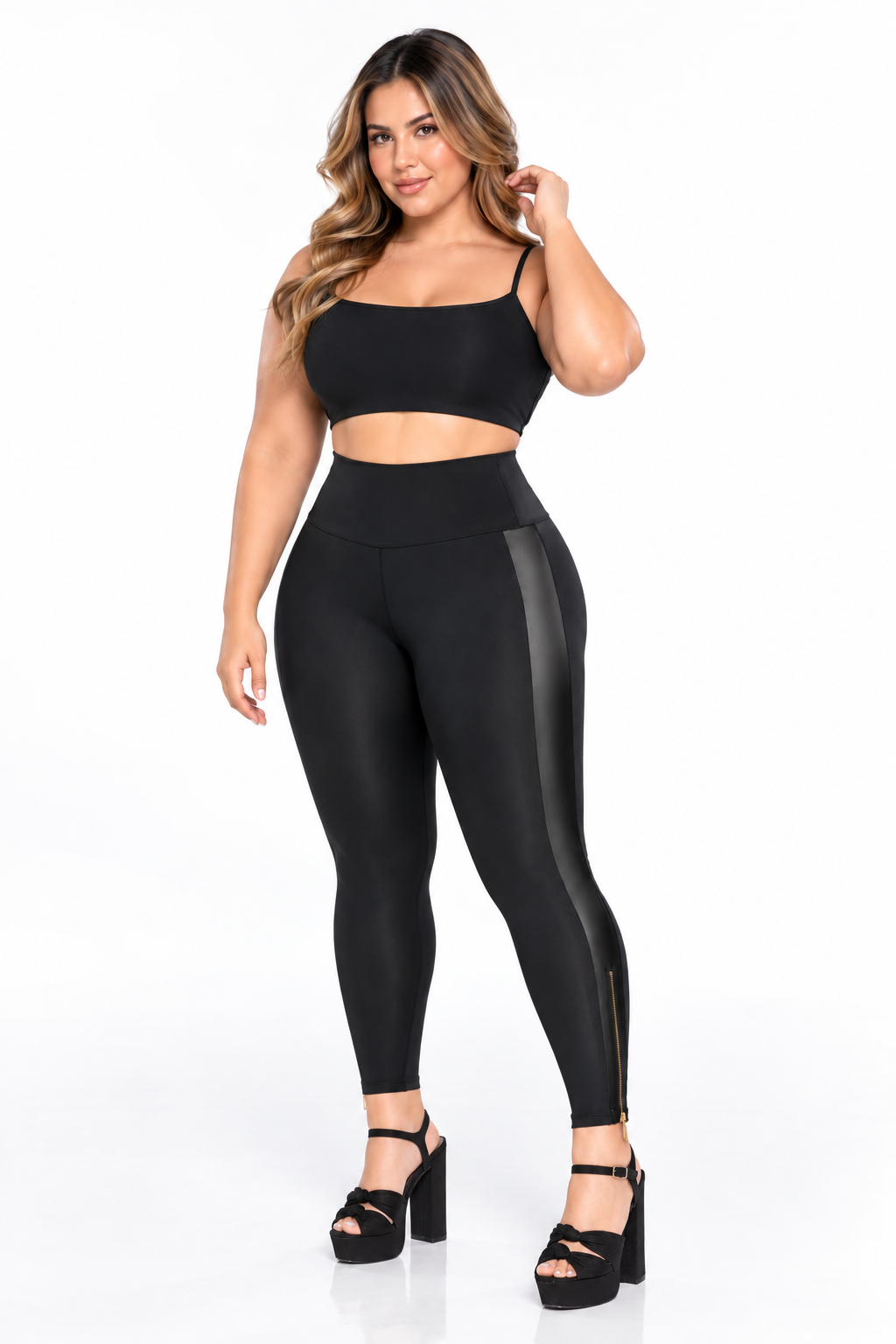 Legging negro de tiro alto STAGMI SMI1367 para mujer plus size, vista posterior con panel lateral en contraste y cierre en el tobillo