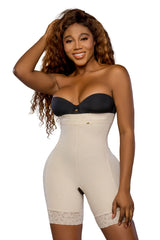 Faja strapless a media pierna con tirantes removibles, zipper en el abdomen y cierre perineal amplio. Ofrece alta presión y contiene vitamina E. color beige