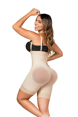 - Faja strapless media pierna SMI7097 con efecto lifting natural
- Vista posterior de faja Ultrainvisible SMI7097 con cierre frontal
- Detalle de tirantes removibles y panty de regalo en SMI7097
