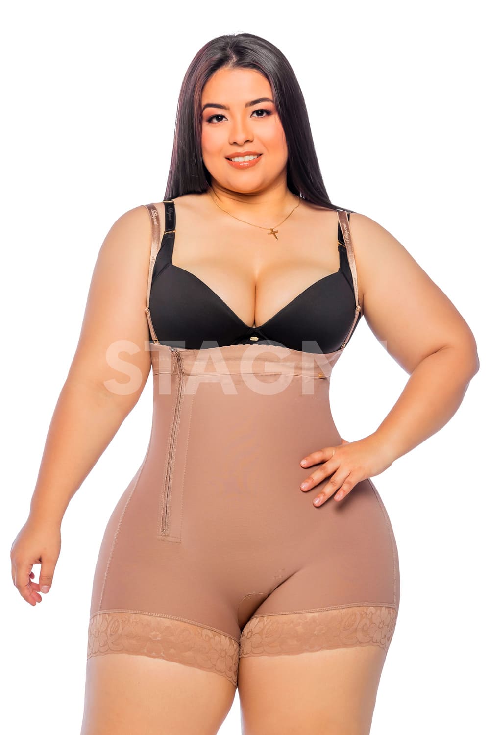 Faja strapless a media piernas corta, con tirantes removibles y zipper lateral en abdomen. Ideal postparto cuanta con  hueco perineal contiene Vitamina E color cocoa