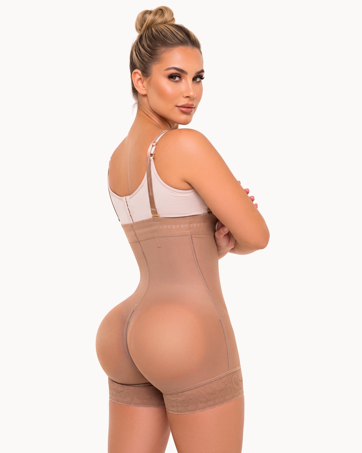 Faja corta UltraInvisible STAGMI SMI7151 color cocoa, vista posterior